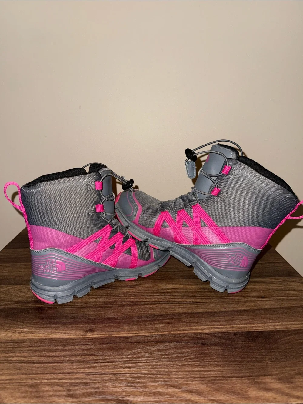 The North Face Winter Sneaker Jr. girls size 1 winter boots
